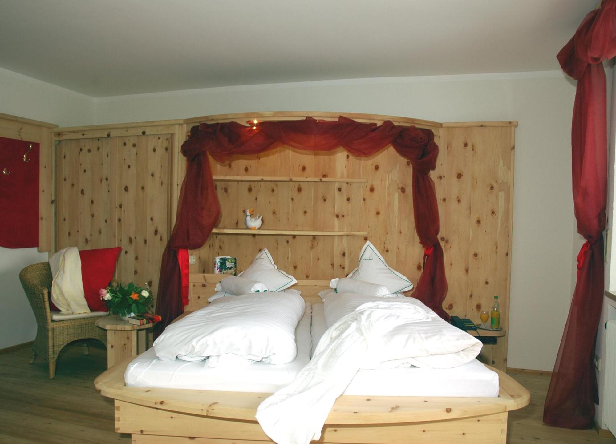 באד וויריסהופן Hotel Alpenhof מראה חיצוני תמונה