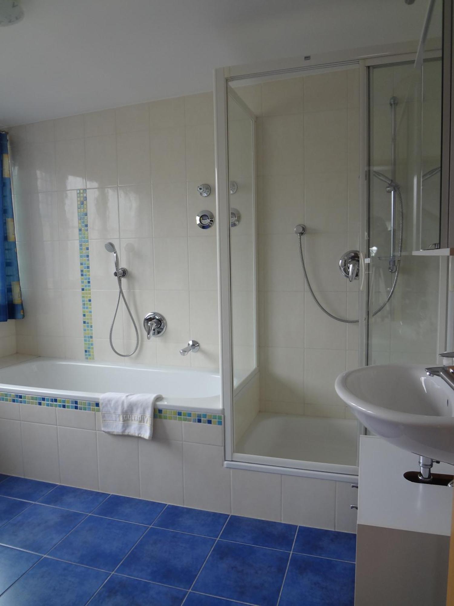 באד וויריסהופן Hotel Alpenhof מראה חיצוני תמונה