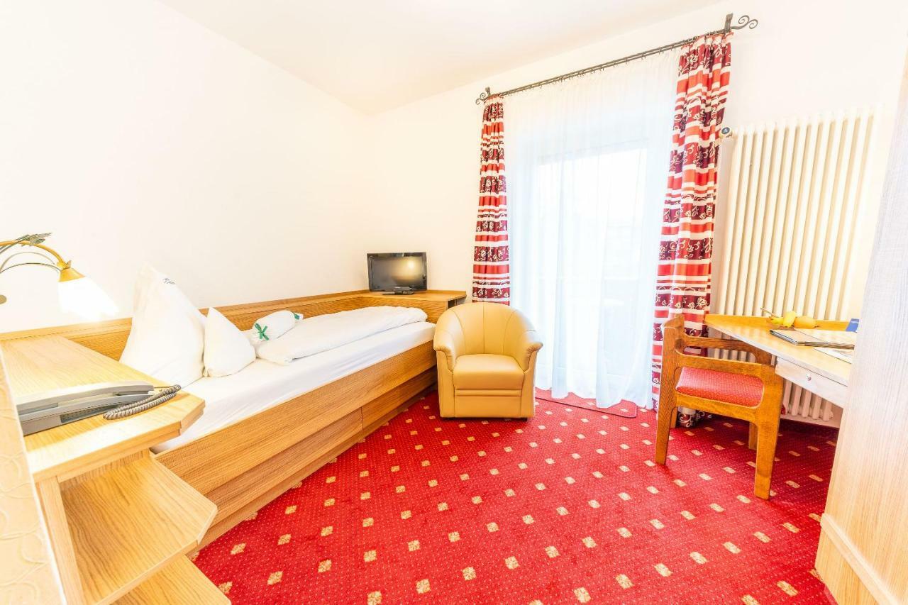 באד וויריסהופן Hotel Alpenhof מראה חיצוני תמונה