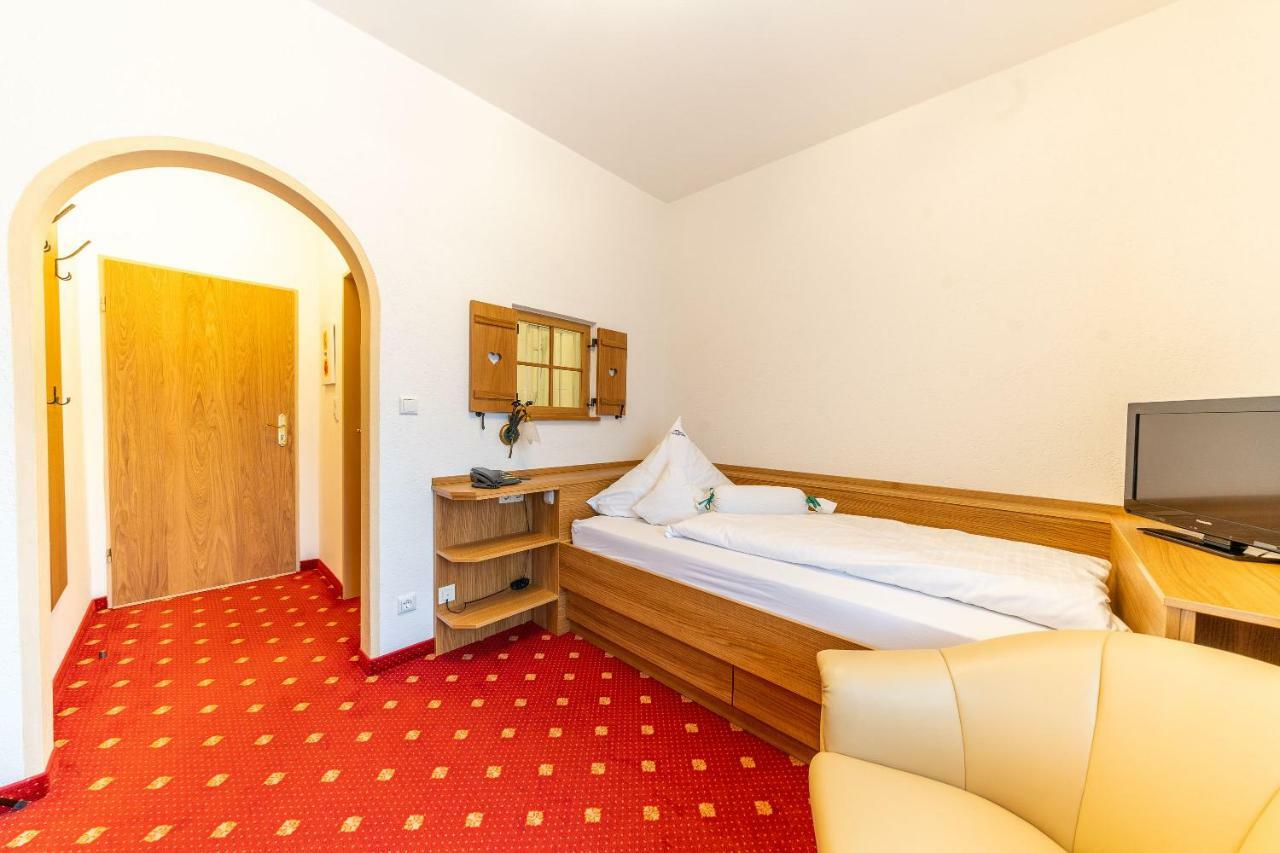 באד וויריסהופן Hotel Alpenhof מראה חיצוני תמונה