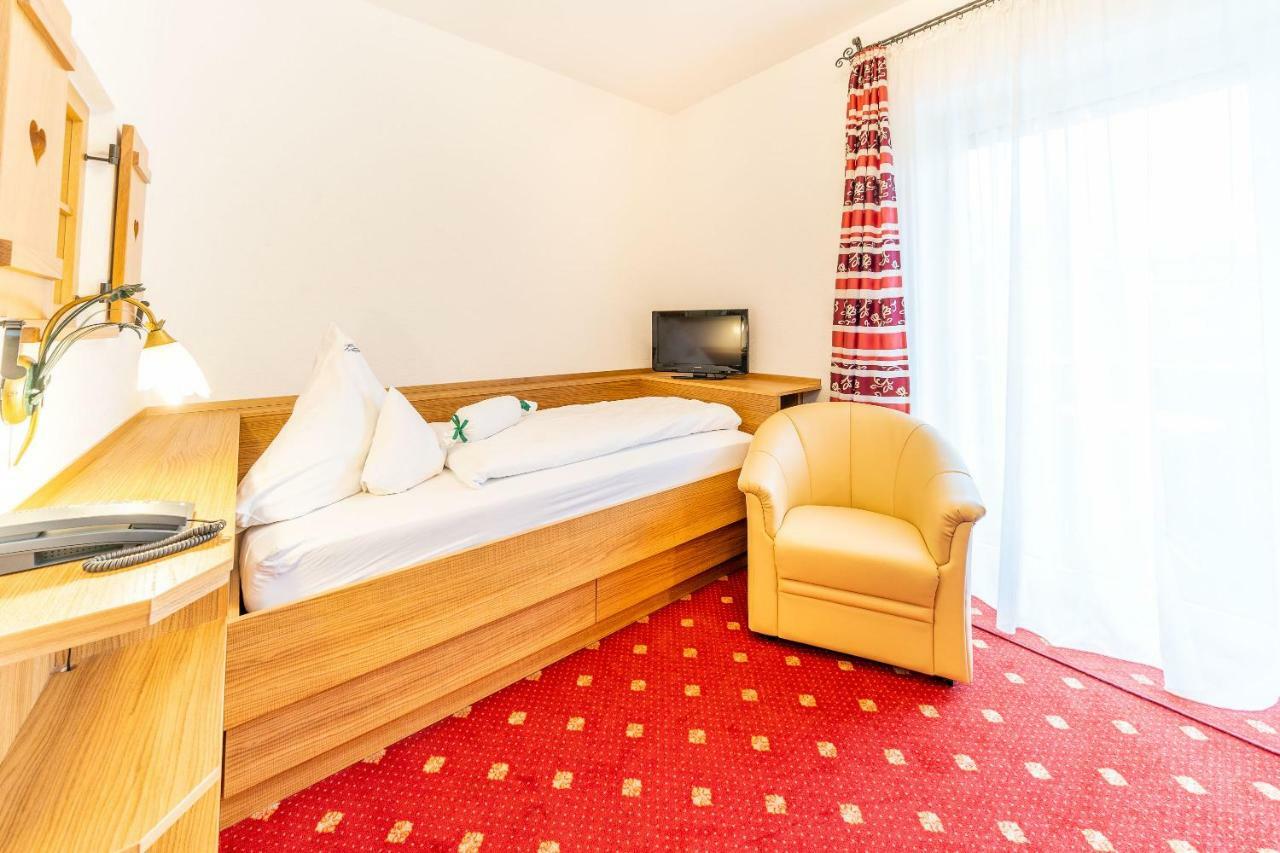 באד וויריסהופן Hotel Alpenhof מראה חיצוני תמונה